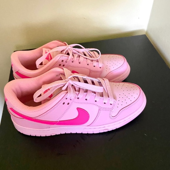 Dunk Low GS ‘Triple Pink’ - Picture 4 of 6